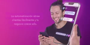 Cliente feliz recibe asistencia automatizada.